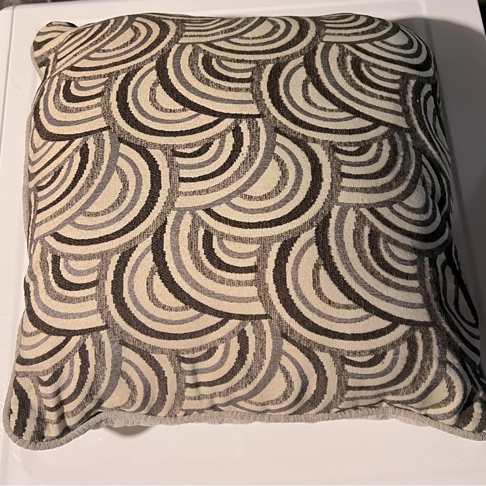 🌼 Abstract Accent Pillow